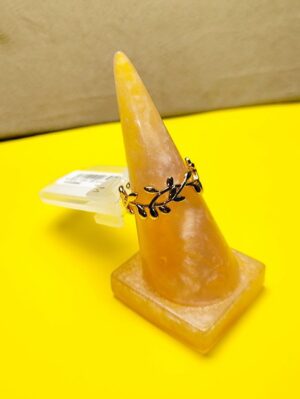 انگشتر طرح گلبرگ مینیمال