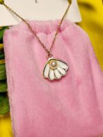 گردنبند پاکتی طرح صدفی با مروارید