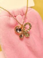 گردنبند پاکتی طرح پروانه نگین دار