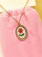 گردنبند پاکتی طرح گل رنگی